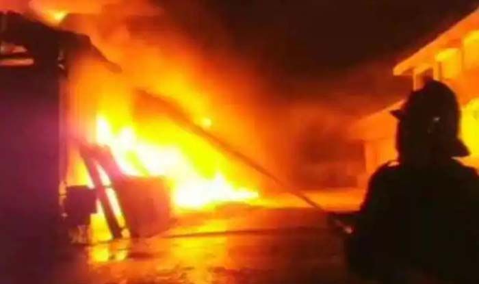 Massive Fire Breaks Out at Kolkata's Baghbazar Area, 20 Fire Tenders Rush to Spot