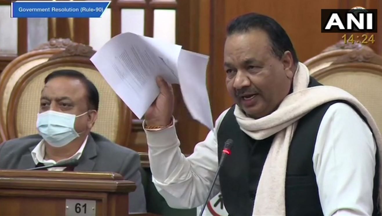 AAP MLA Tears Copies of Centre