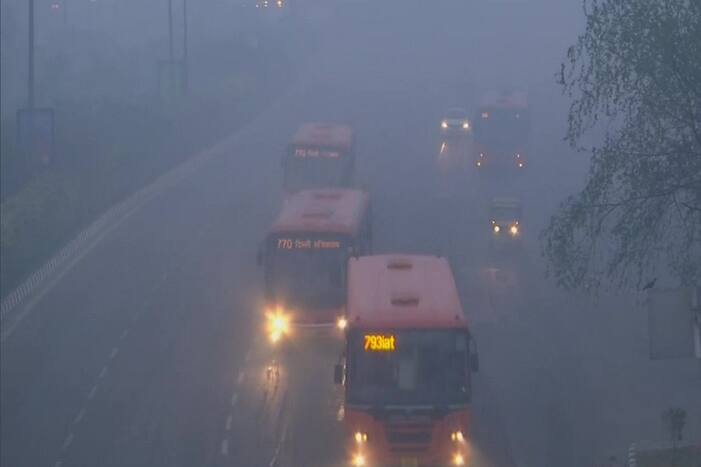 Delhi-NCR Weather Forecast: दिल्ली-एनसीआर के तापमान में आई गिरावट, ठंड बढ़ने की संभावना