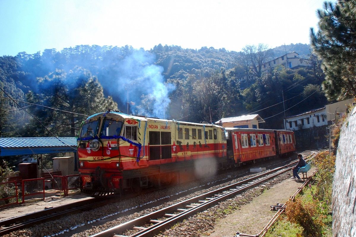 Vistadome Coach, The Panoramic Glass-topped Kalka-Shimla Train, Resumes ...