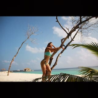 Disha Patani Bikini Pics: बॉलीवुड की फिटनेस गर्ल दिशा पाटनी ने बिकिनी में पोस्ट की फोटो, फिदा हुए फैंस, बोले अभी तो सर्दियां...