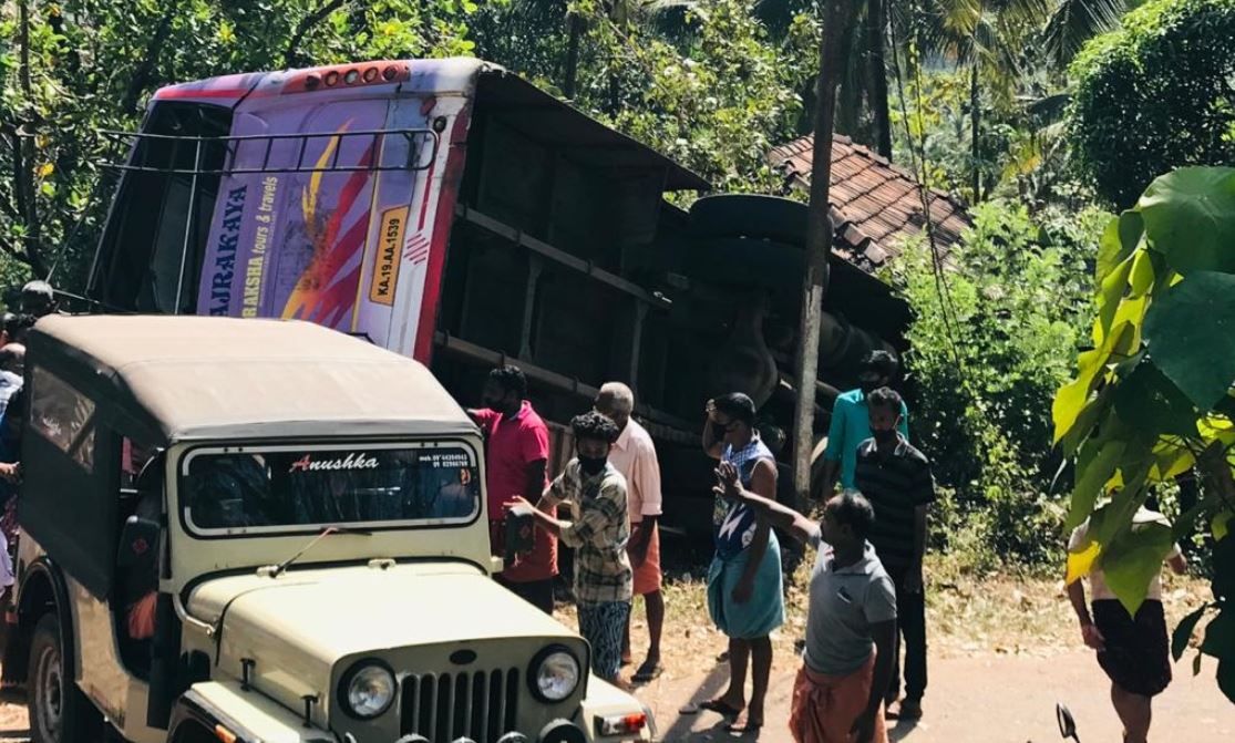 Five of a Wedding Party From Karnataka Killed in Bus accident in Kerala's Kasaragod