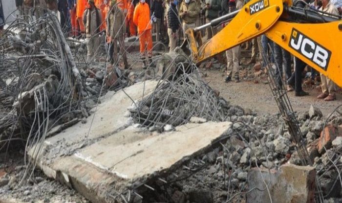 मुरादनगर श्मशान हादसे का ठेकेदार हुआ गिरफ्तार, इन लोगों के खिलाफ मामला दर्ज