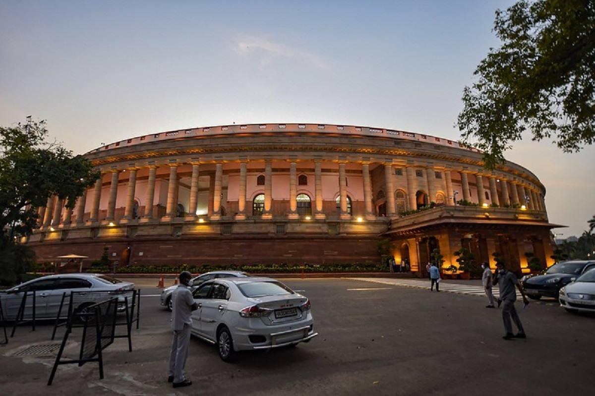 Parliament MPs to be Served Food by Chefs of This Delhi 5-Star Hotel During Budget, Check Out The Menu