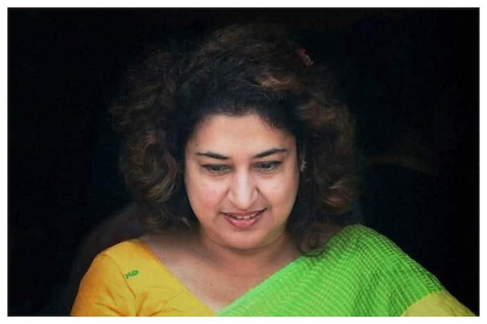 Shatabdi Roy Meets Mamata's Nephew Abhishek Banerjee, Says She Is Not Leaving TMC