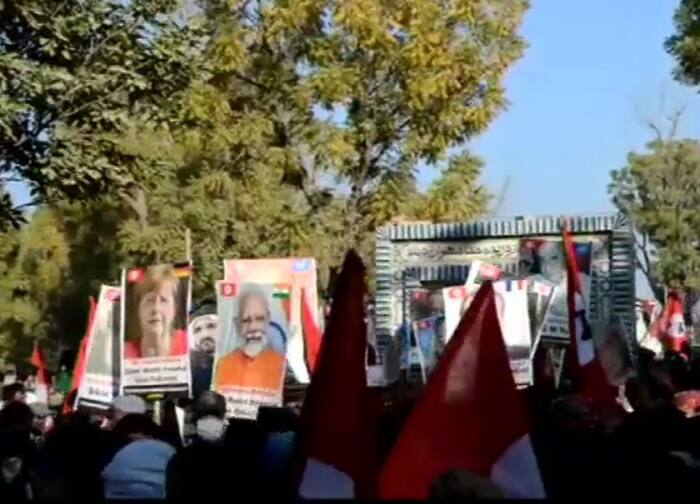 Protesters Raise Placards of PM Modi, Other World Leaders at Pro-freedom Rally in Pakistan's Sindh