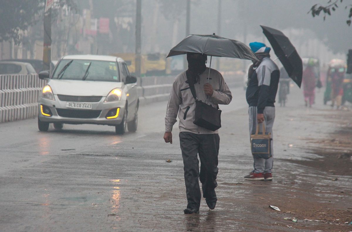 Погода в дели на 10 дней. Нью-Дели дождь. Weather Rain. Пыль погода Индия. Пыль погода Дели.