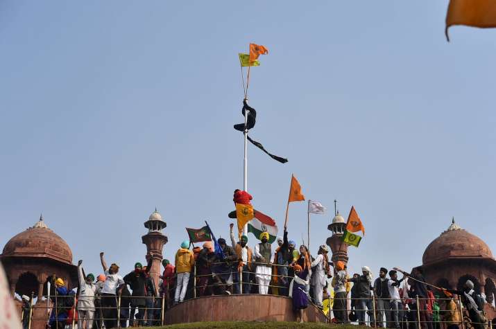 What is Nishan Sahib, The Flag Hoisted by Protesting Farmers at Red Fort?