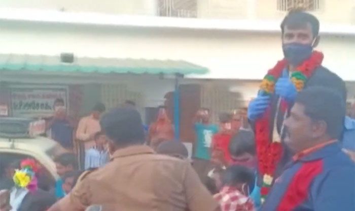 India Cricketer T Natarajan Gets a Grand Reception Upon Arrival, Taken on Chariot | WATCH VIDEO