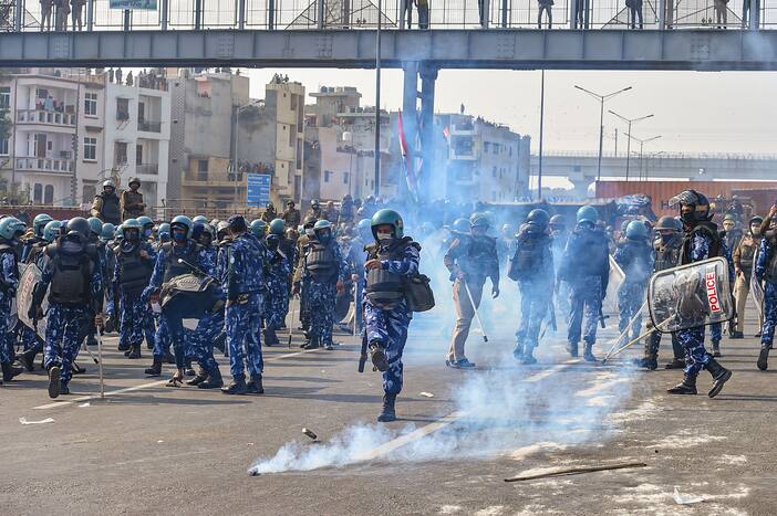Farmers Tractor Rally: Over 80 Cops Injured, 55 Admitted to Hospital; Police to Take Action Against Protesters