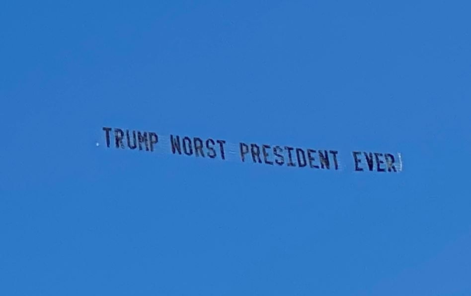 Planes Fly with 'Worst President Ever' and 'Pathetic Loser' Banner over Donald Trump's Home