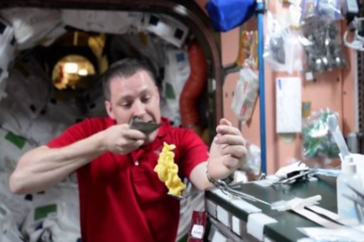 Image result for NASA is Offering Rs 3.6 Crore to Anyone Who Can Find Out How to Feed Astronauts in Space!