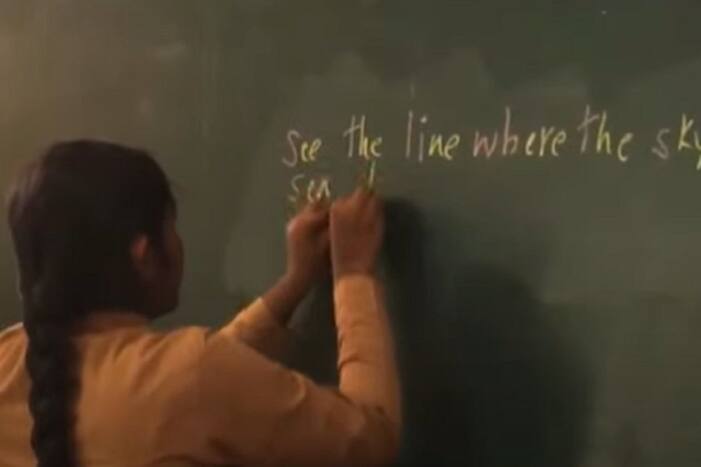 Girl Viral Video - Watch Ambidextrous Girl From Mangalore Can Write in 11 Different Styles