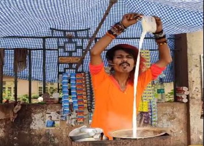 Dolly Ki Tapri Video रजनीकांत स्टाइल में ग्राहकों को देता है चाय, ऐसा