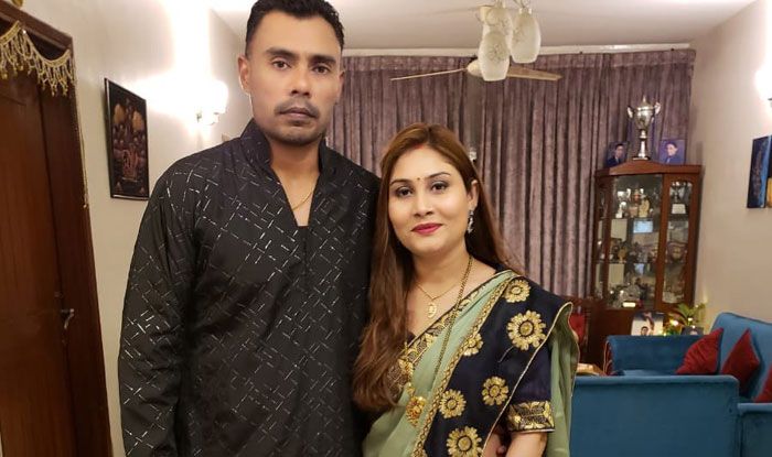 पाकिस्तान के पूर्व क्रिकेटर ने सुनी भगवान सत्य नारायण की कथा, पत्नी ने यूट्यूब पर पोस्ट किया VIDEO