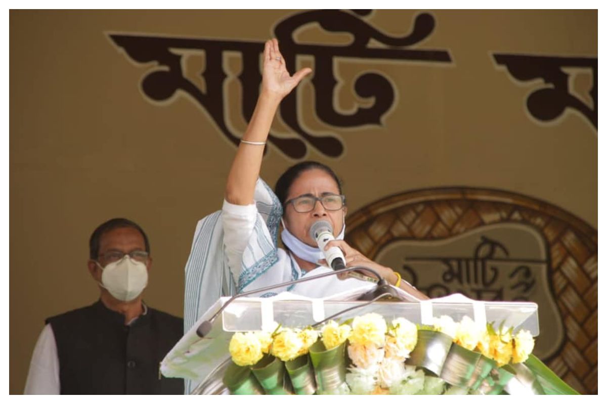 West Bengal Election: तृणमूल कांग्रेस ने जारी किया नया चुनावी नारा, ‘बंगाल को चाहिए अपनी बेटी’