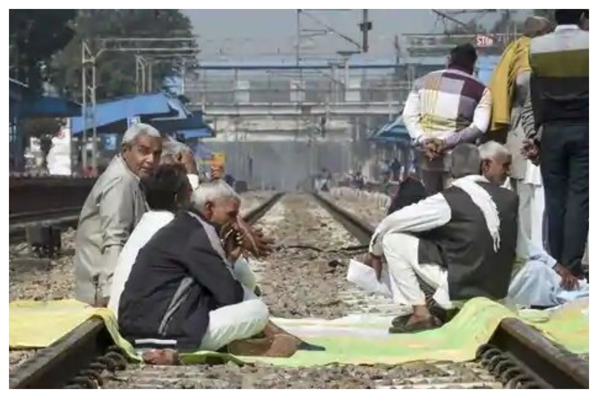 Rail Roko: Farmers Block Tracks But Protests remain Peaceful Across Country | Key Points