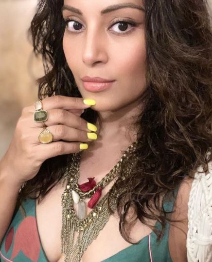 Bipasha Basu, bipasha basu latest pics, Bipasha Basu bikini pics, hot pics, monokini, Karan Singh Grover birthday, Maldives, romantic pics, bipasha basu karan singh, love story, romantic pics, Entertainment News today, Trending News today, bollywood news in hindi