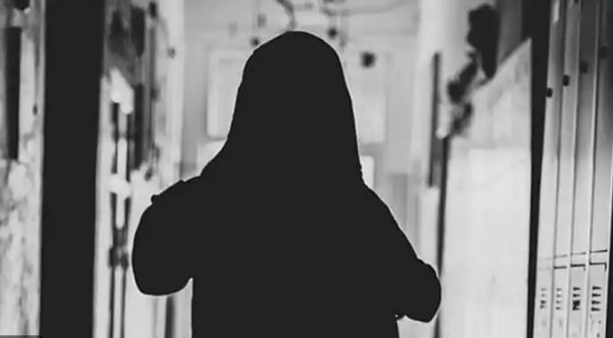 Woman Allegedly Stripped and Raped Multiple Times by Surat Cop for Not Wearing Mask M