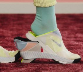 nike no string shoes