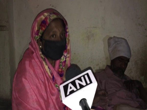 Indore Woman Spots Missing Husband Among Homeless & Elderly Men 'Dumped' Outside City