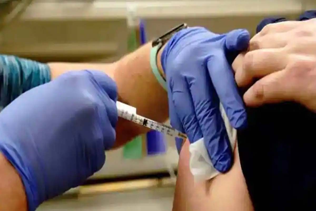 Mumbai Stops Vaccination For 3 Days Due to 'Acute Shortage'