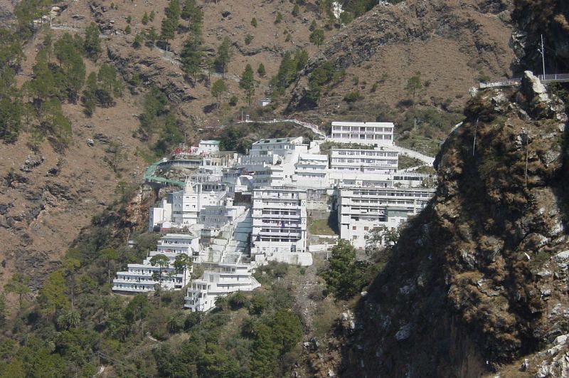 Vaishno Devi Temple Donations: Holy Shrine Received 1,800 Kgs of Gold & Rs 2,000 Crore Cash in The Last 20 Years