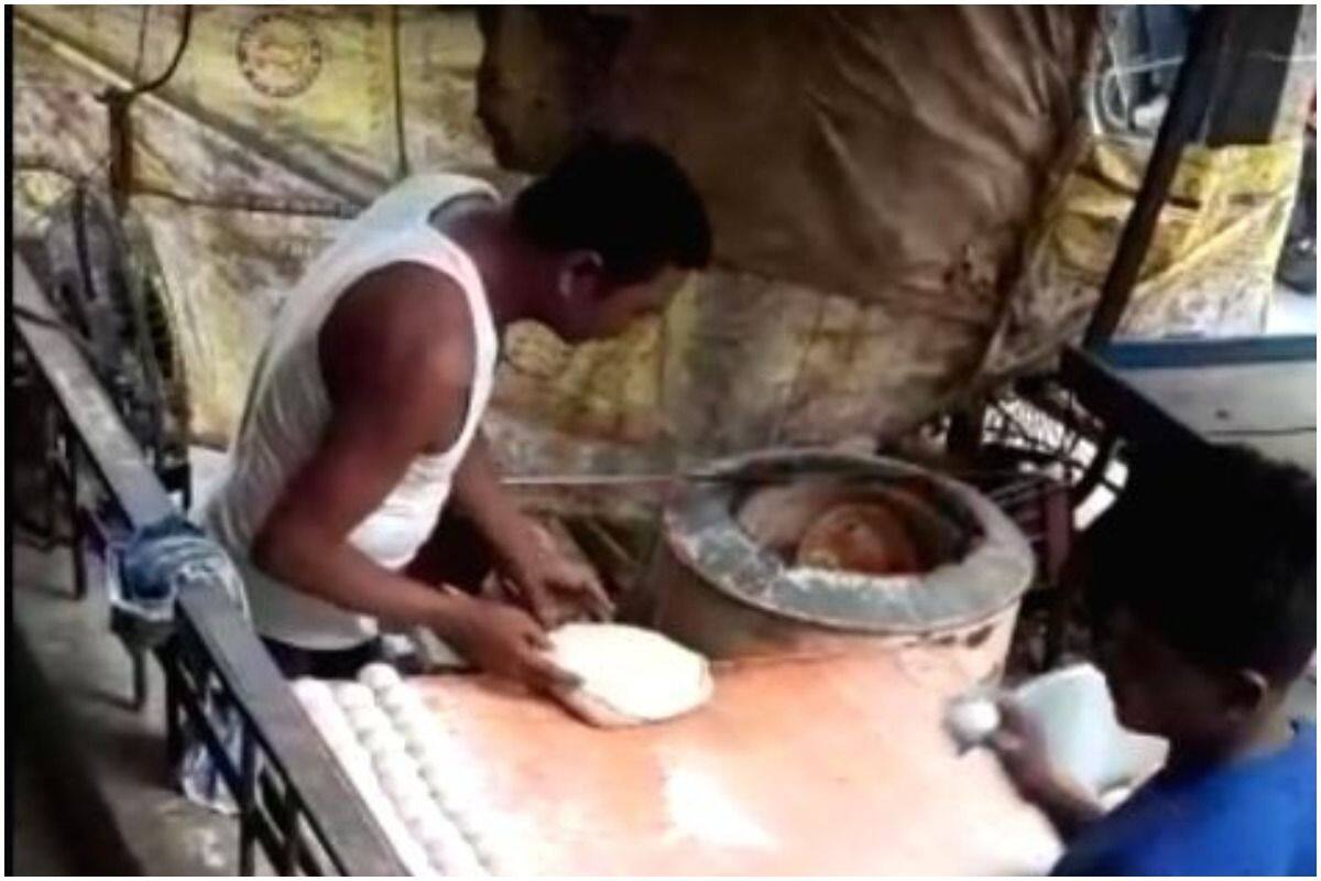 Cook Caught Spitting on Rotis at West Delhi Hotel, Arrested After Video Goes Viral | Watch
