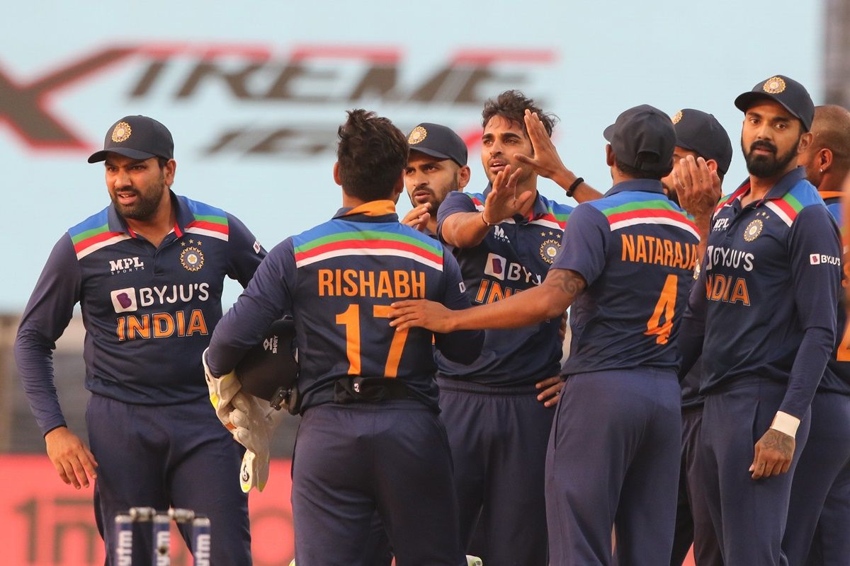 IND vs ENG 3rd ODI Report: Bhuvneshwar Kumar, Shardul Thakur Star as India Survive Sam Curran Onslaught to Beat England by 7 Runs, Hosts Win Series 2-1 in Pune