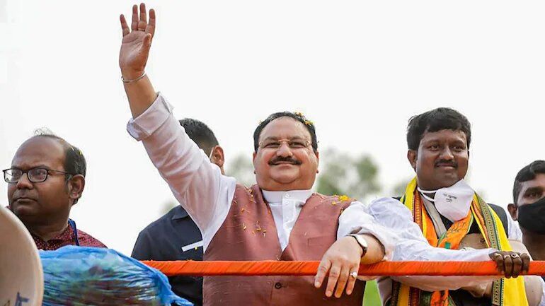 JP Nadda Asks Public to Make Way For Ambulance During Roadshow In West Bengal | Watch