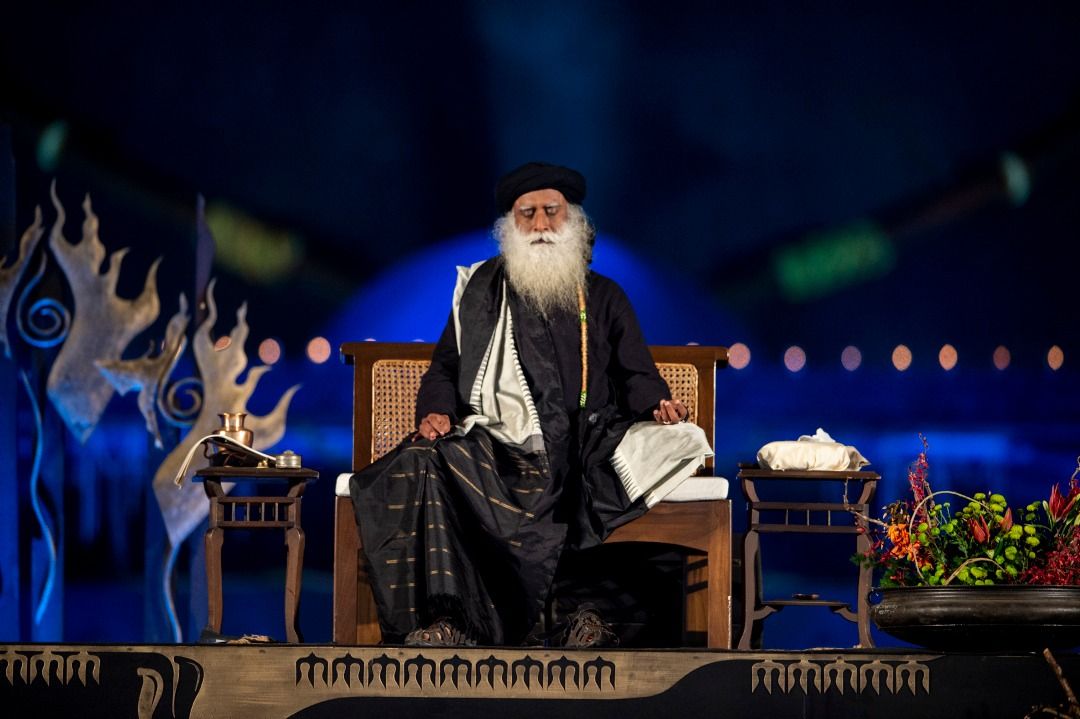 International Yoga Day 2021: Sadhguru Explains How Yoga Dissolves Animal Nature Within in The Most Beautiful Video Ever