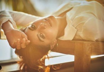 Mirzapur की 'माधुरी भाभी' ने कराया Hot PhotoShoot, कातिलाना हैं निगाहें