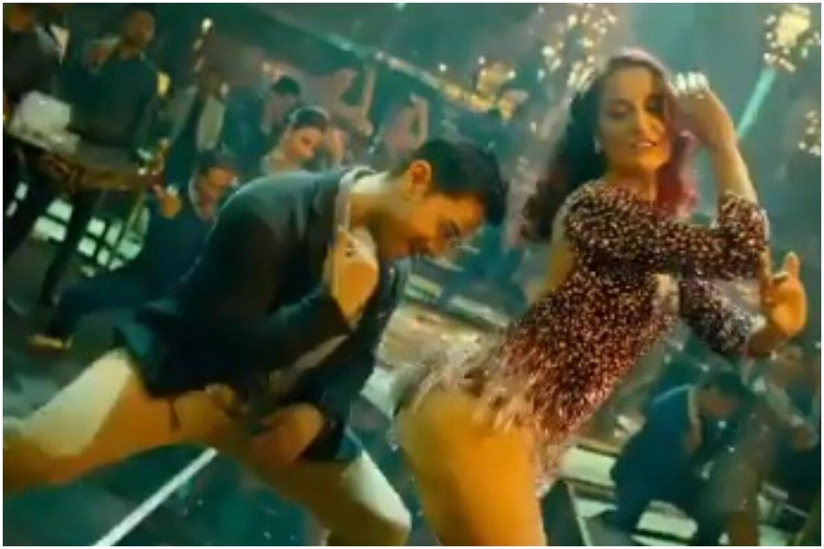 Look What Aamir Khan is Doing in This Video