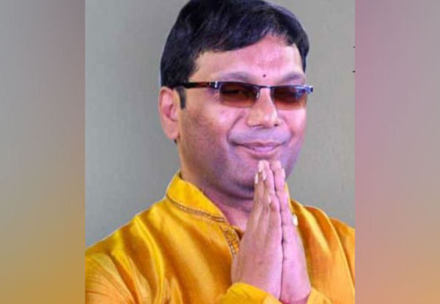 Meet Ravi Ganesh, the Visuallyimpaired Man Who Have Been Teaching