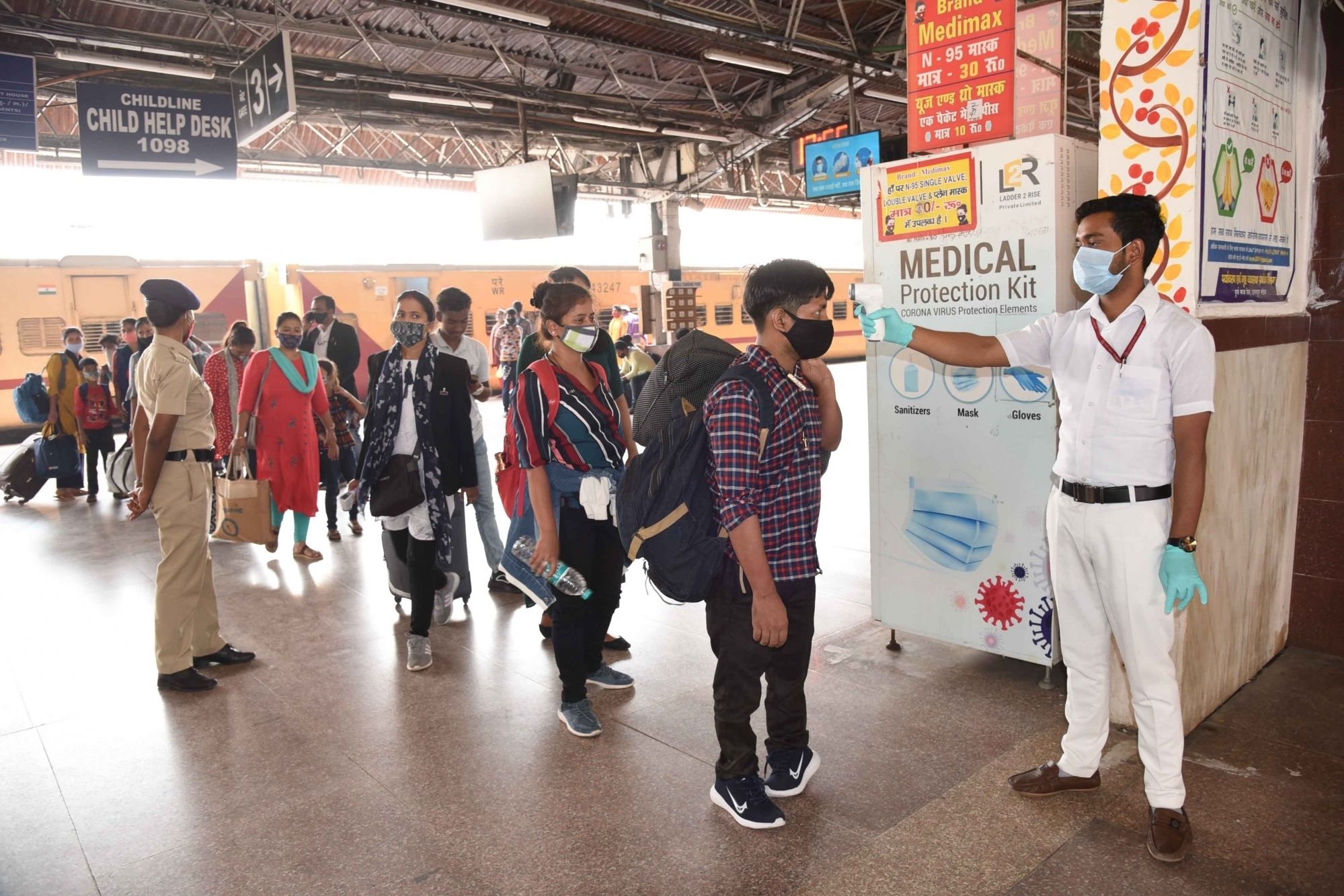 FACT CHECK: Are Viral Videos of Crowds at Various Railway Stations Recent? Here's the Truth