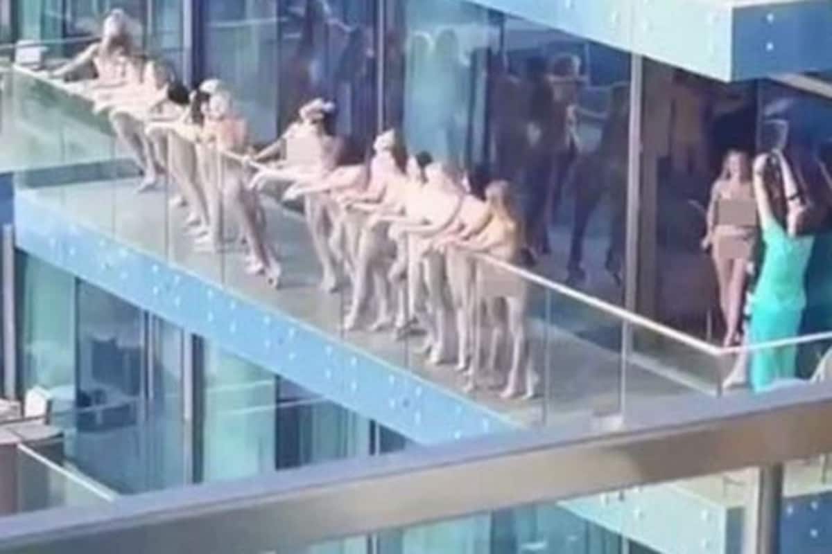Models photos dubai balcony Nude Models