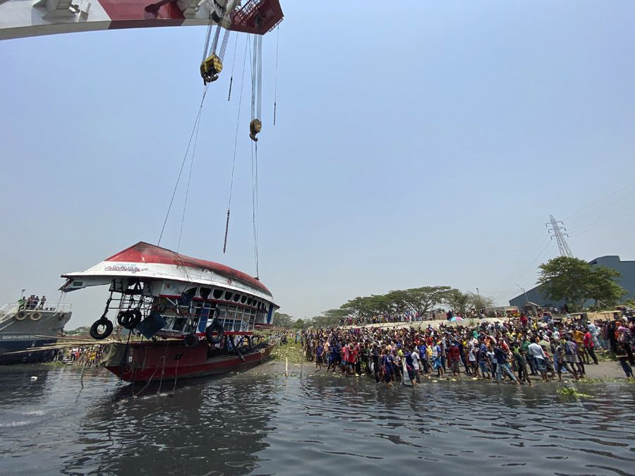 At Least 26 Dead as Launch Capsizes After Collision With Cargo Vessel in Bangladesh