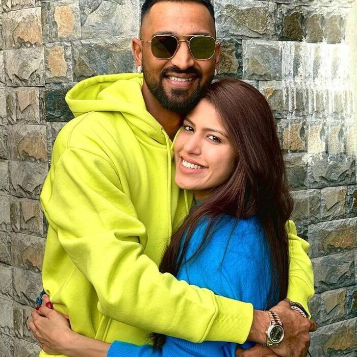 Krunal Pandyas Wife Pankhuri Sharma  17