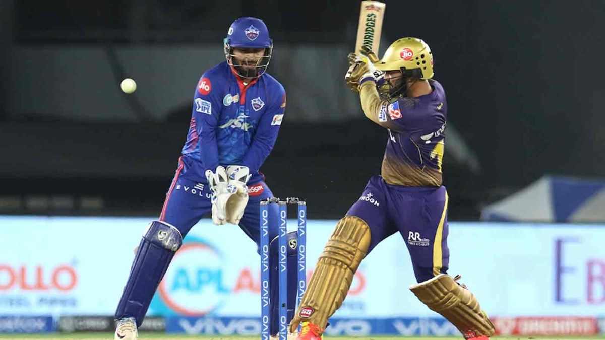Rishabh Pant Advises Axar Patel During DC vs KKR IPL 2021 Game, Video Goes Viral | WATCH