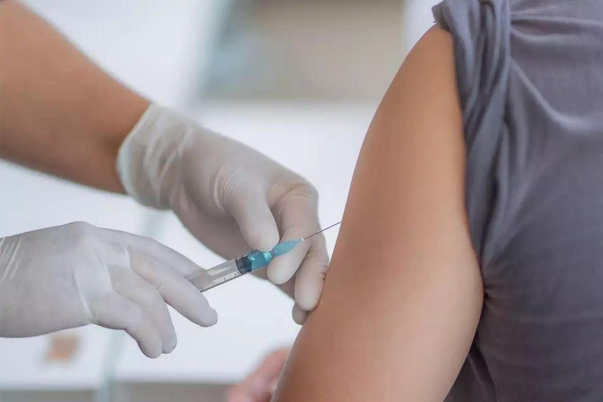 COVID-19 Vaccination: What if You Catch Coronavirus in Between Vaccine Doses? When Should You Get Vaccinated?