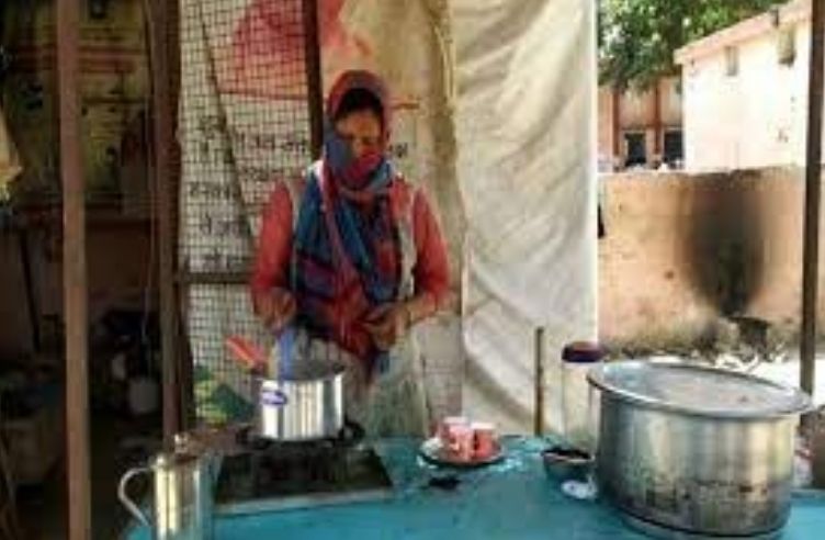 'If a Chaiwala Can Become PM, Why Can't Chaiwali be Village Head': Inspired by PM Modi, Woman Contests UP Panchayat Polls