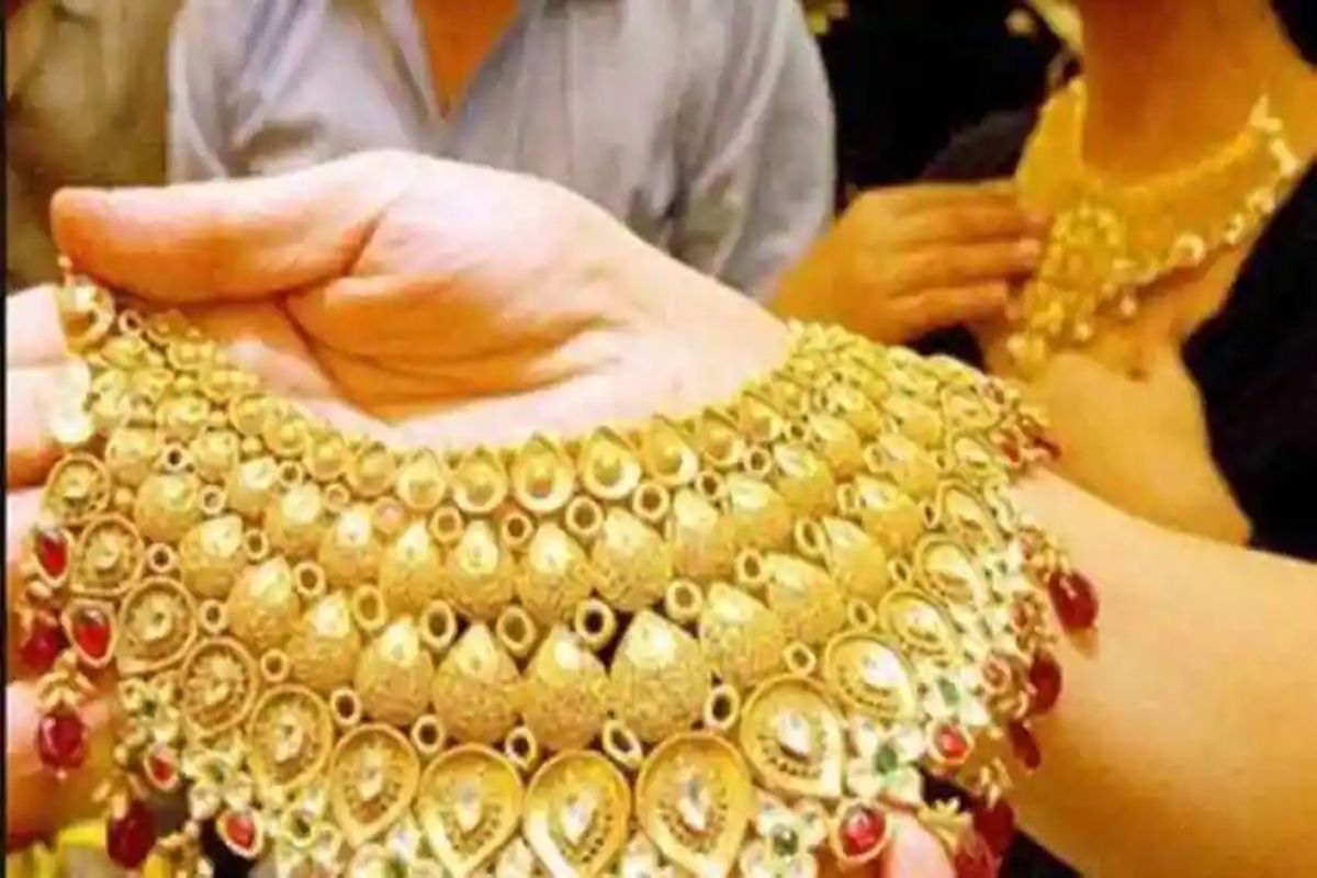 Gold Price Today Goes Down By Rs 1,900, Check Gold Rate In ...