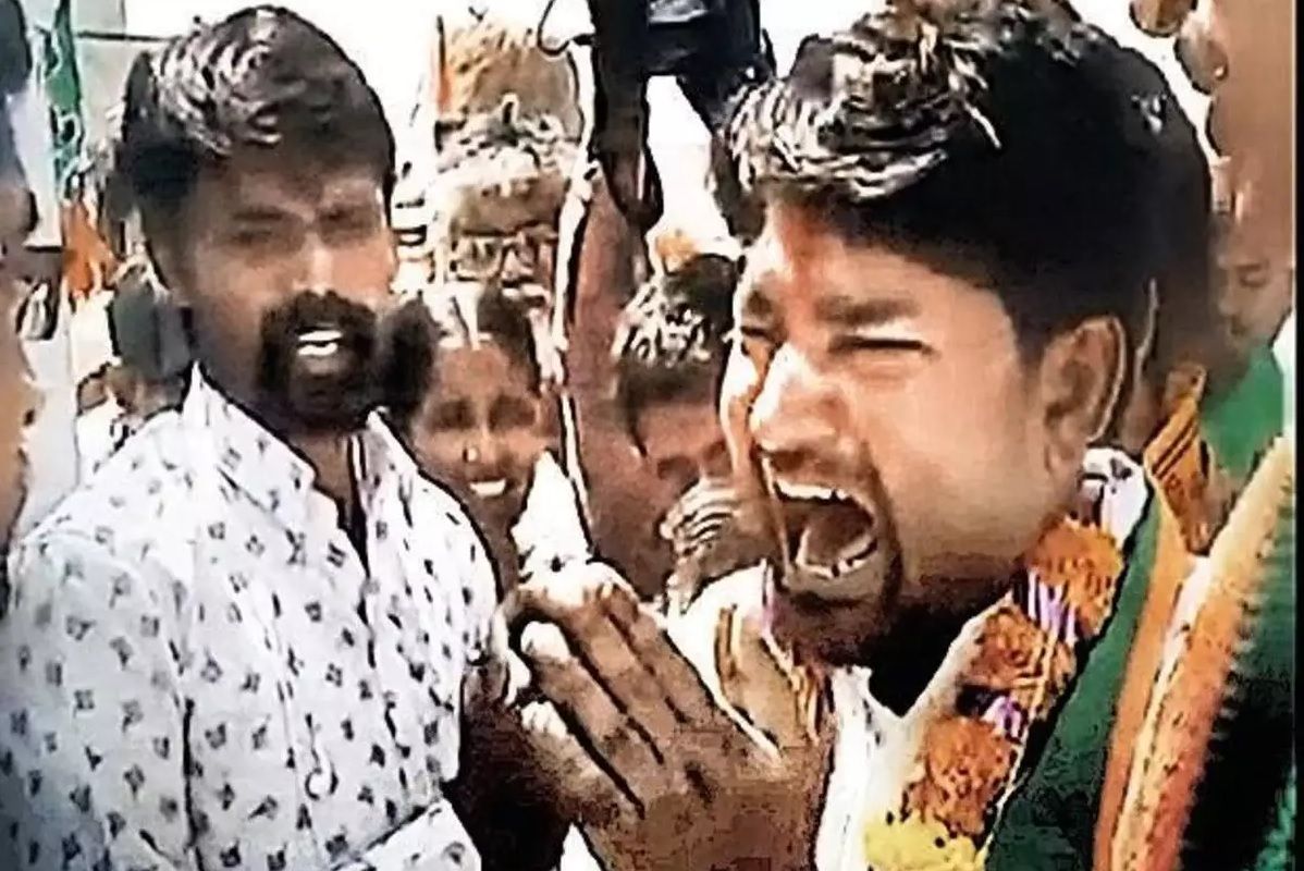 BJP Candidate's Unique Campaign Formula: Cry Out Loud and Fall At Voters' Feet