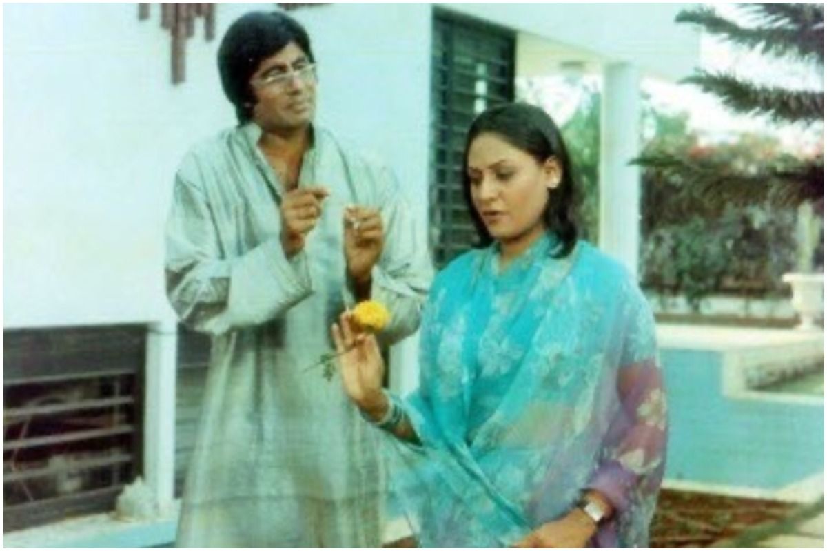 Amitabh Reveals Story of 'Jalsa', With 46-Yr-Old Throwback Photo From Chupke Chupke | Check Photos