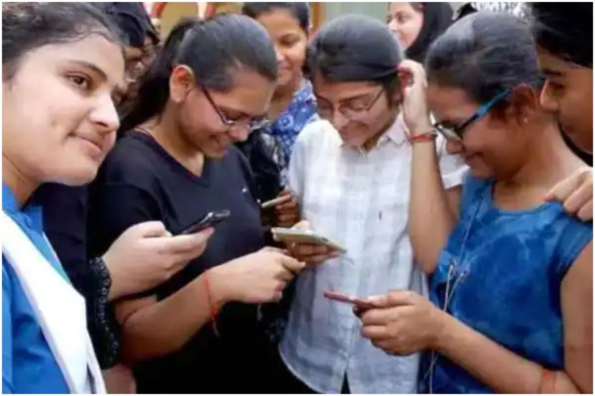 ‘Cancel Board Exams 2021 or Conduct it Online’, Chorus Grows For Cancellation of Class 10, 12 Examinations