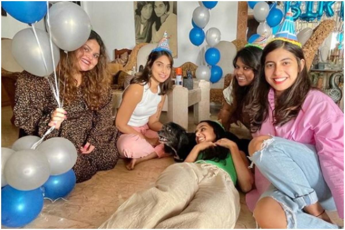 Shraddha Kapoor Celebrating Her Dog s 10th Birthday Is The Cutest Thing shraddha-kapoor-celebrating-her-dog-s-10th-birthday-is-the-cutest-thing