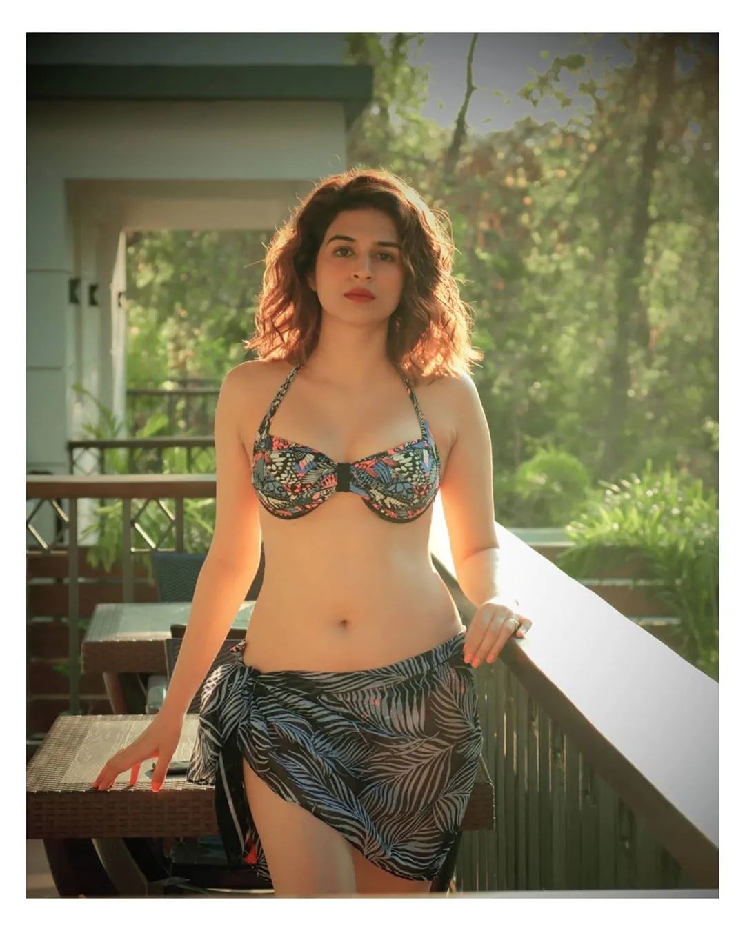 ZID&#39; में टॉपलेस सीन देकर चर्चा में आई थीं Shraddha Das, अब बिकिनी फोटो  देखकर थमी फैंस की सांसे - Shraddha das hot bikni photos goes viral on  social media see the