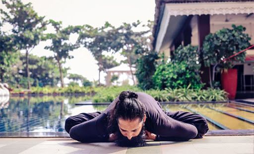8 Yoga Poses for Beginners and Their Benefits