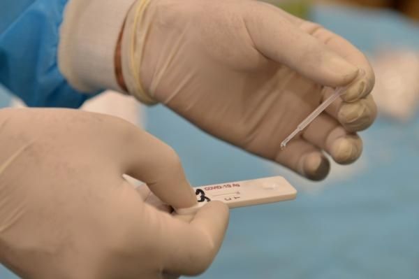 Swab Breaks Inside Woman's Nose During RT-PCR Test, Kin Attack Doctor and Paramedical Staff