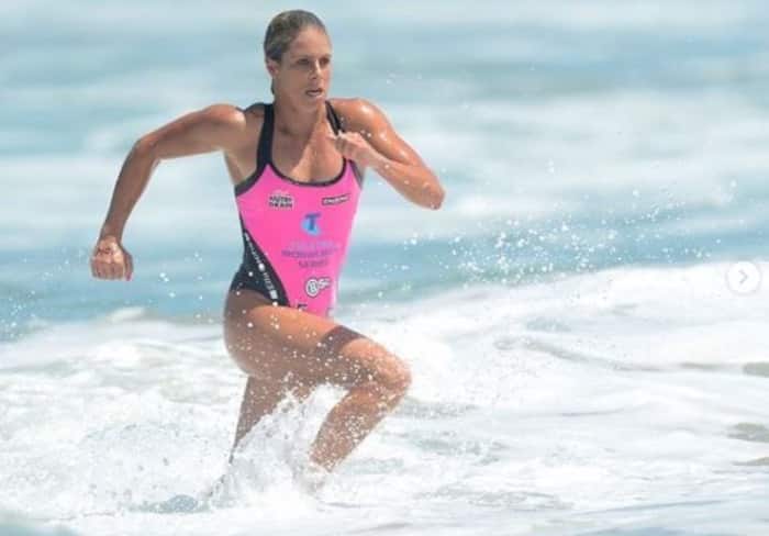 Candice Warner in beach